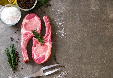 domuz pirzolası ham