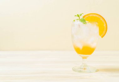 soda ile portakal suyu