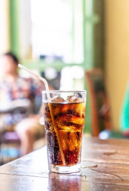 Buzlu cola cam