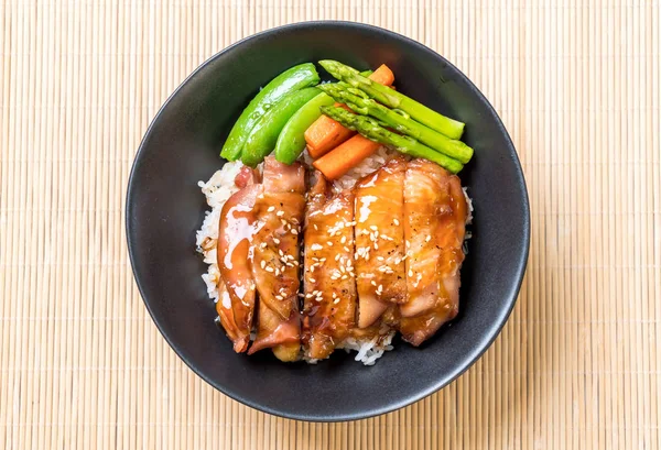 Miska ryżu kurczaka teriyaki — Zdjęcie stockowe