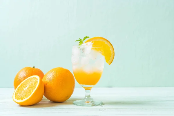 Suco de laranja com refrigerante — Fotografia de Stock