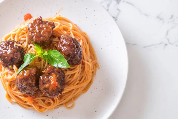 Espaguetis con albóndigas — Foto de Stock