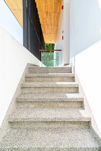 Architecture vide de l'escalier — Photo