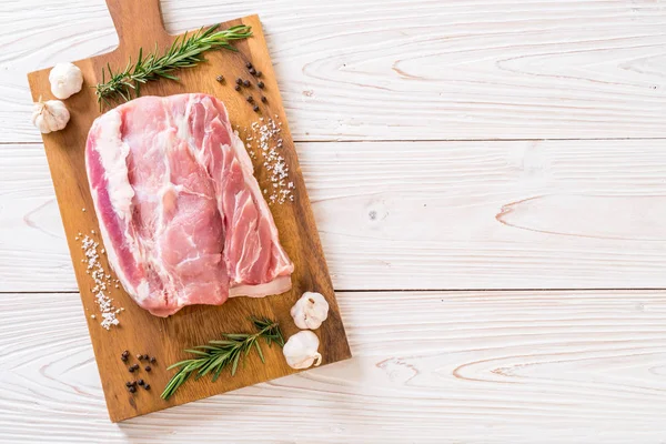 Filete crudo de cerdo fresco — Foto de Stock