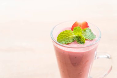 çilek smoothies milkshake