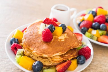 mix meyve ile gözleme