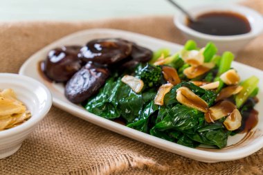 İstiridye soslu kızarmış Hong Kong Kale heyecan