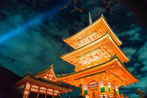 Prachtige architectuur in de tempel Kiyomizu-dera Kyoto. — Stockfoto