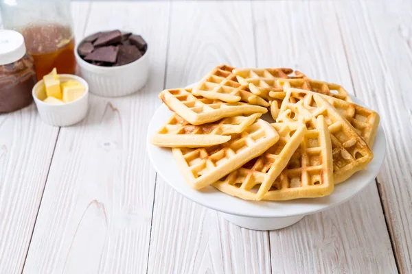 Wafel op tafel — Stockfoto