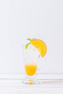 soda ile portakal suyu