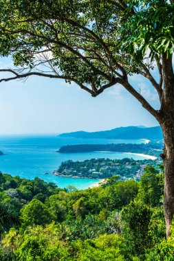Tropikal plaj manzarası, Karon view Phuket, Tayland gelin