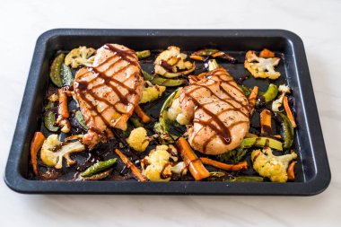 Sebzeli tavuk kızartma