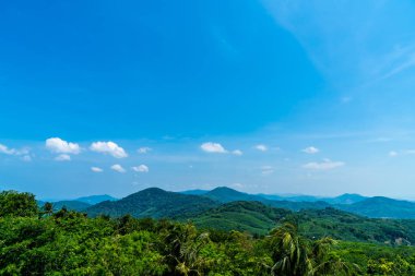 Phuket şehir manzarası ile deniz plaj 