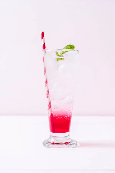 Iced aardbei soda — Stockfoto