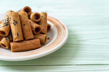 Taylandlı çıtır Hindistan cevizi rulo