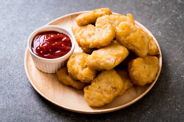 Chicken nuggets with sauce — Stock Photo, Image