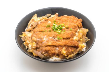 Kızarmış domuz pirzola tabağı (Katsudon)