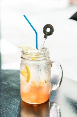 Ahududu ve limon soda cam