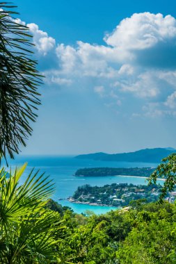 Tropikal plaj manzarası, Karon view Phuket, Tayland gelin
