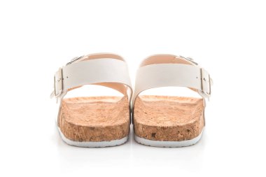 Beyaz arka plan üzerinde unisex deri sandalet