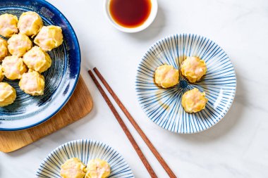 Hamur buğulanmış karides Çince