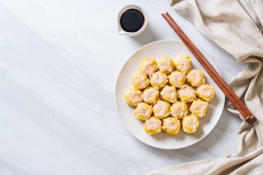 Hamur buğulanmış karides Çince