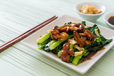 İstiridye soslu kızarmış Hong Kong Kale heyecan