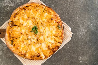 pizza bin ada soslu tavuk ızgara