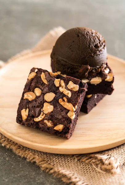 Chocolate brownies with chocolate ice cream — Stock Photo, Image