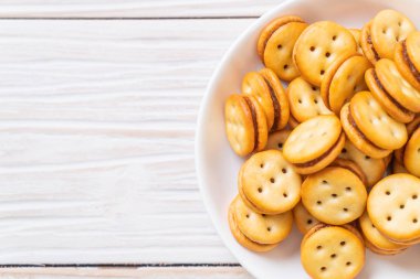 ananas reçeli ile bisküvi