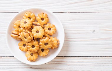 ananas reçeli ile bisküvi