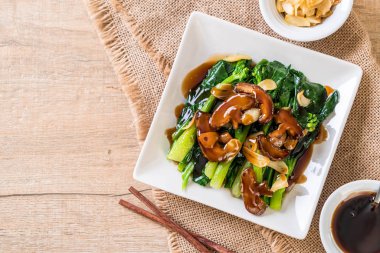 İstiridye soslu kızarmış Hong Kong Kale heyecan