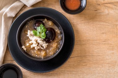 Kızarmış Balık Maw kırmızı et suyu çorbası Yengeç 