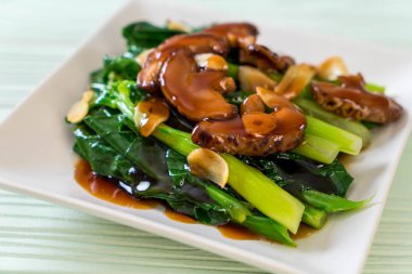 İstiridye soslu kızarmış Hong Kong Kale heyecan