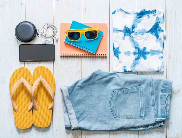 Mäns casual outfits av resenären, sommarsemester — Stockfoto