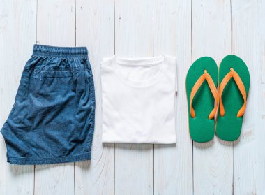 Gezgin, yaz tatili erkekler rahat kıyafetler