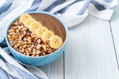 çikolata smoothies kase