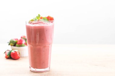 çilek smoothies milkshake
