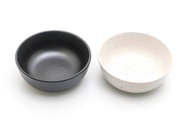 plaka ve beyaz arka plan üzerinde izole kase