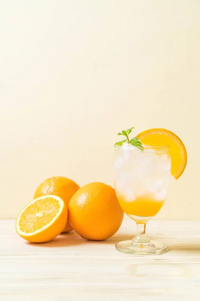 Suco de laranja com refrigerante — Fotografia de Stock