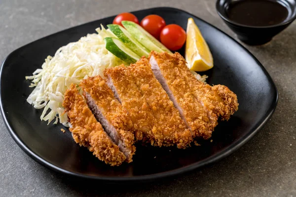 Ιαπωνικά βαθιά τηγανητό χοιρινό παϊδάκι (tonkatsu σετ) — Φωτογραφία Αρχείου