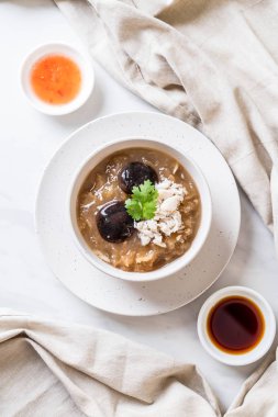 Kızarmış Balık Maw kırmızı et suyu çorbası Yengeç 