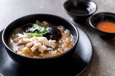 Kızarmış Balık Maw kırmızı et suyu çorbası Yengeç 