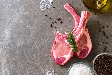 domuz pirzolası ham