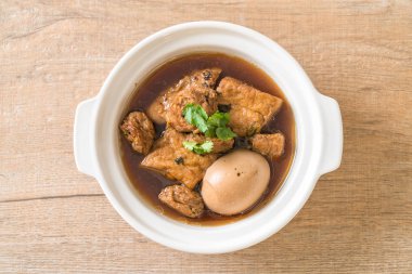 soya peyniri ile tatlı sos haşlanmış yumurta