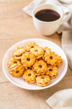 ananas reçeli ile bisküvi