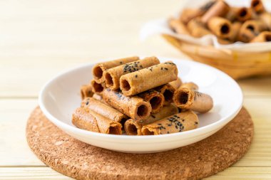 Taylandlı çıtır Hindistan cevizi rulo