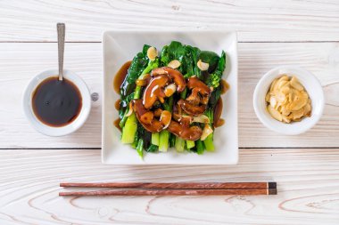 İstiridye soslu kızarmış Hong Kong Kale heyecan