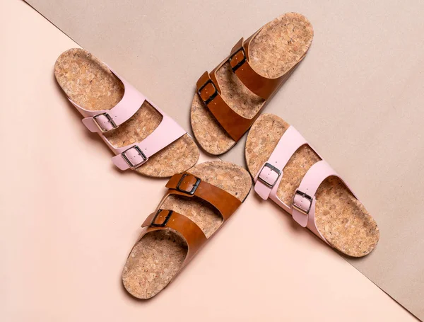 Sandalias de cuero de moda para hombres y mujeres —  Fotos de Stock