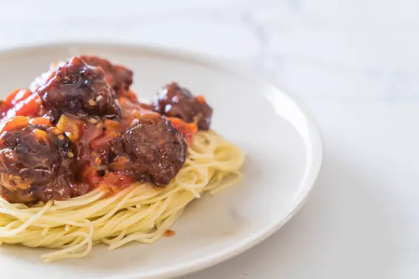 Espaguetis con albóndigas — Foto de Stock